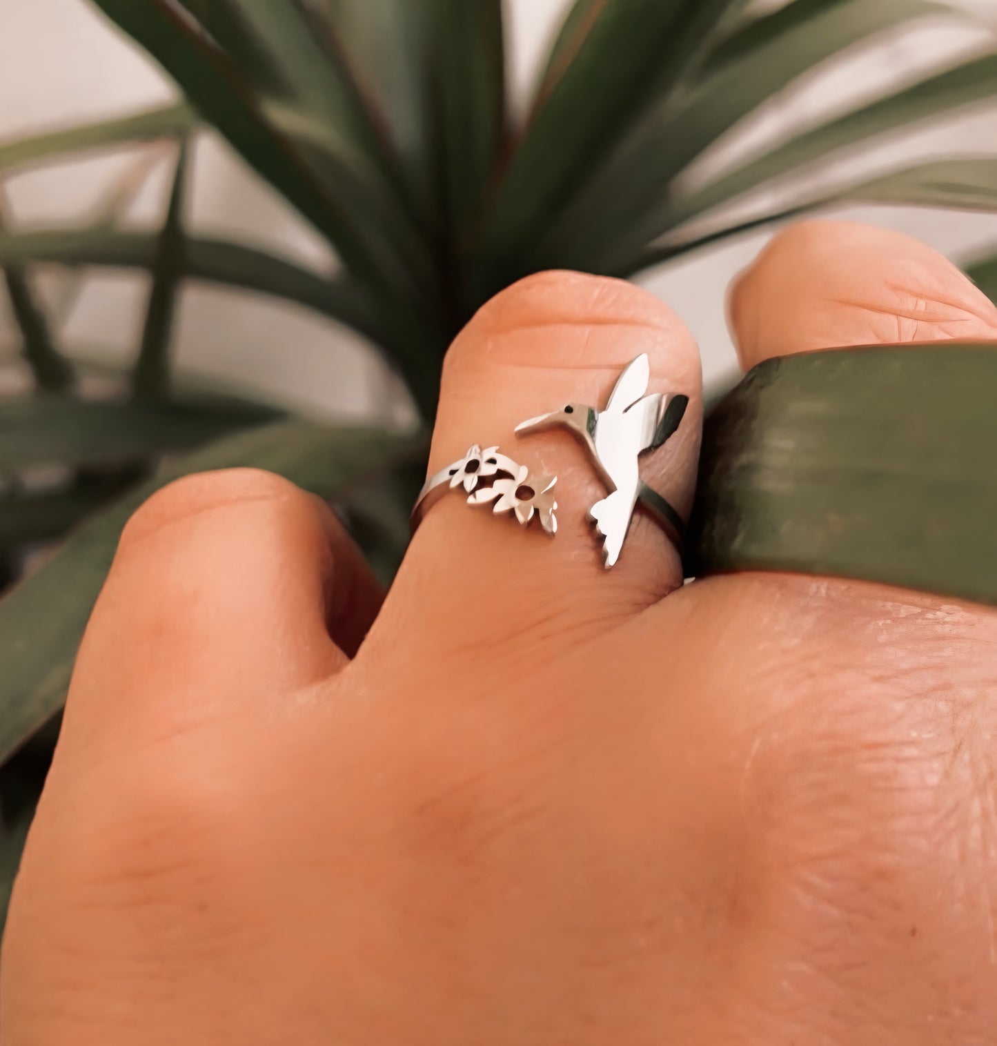 Hummingbird ring, hummingbird jewelry, bird ring, nature ring, women's ring, gift for her, gift, hummingbird, travel, bird.