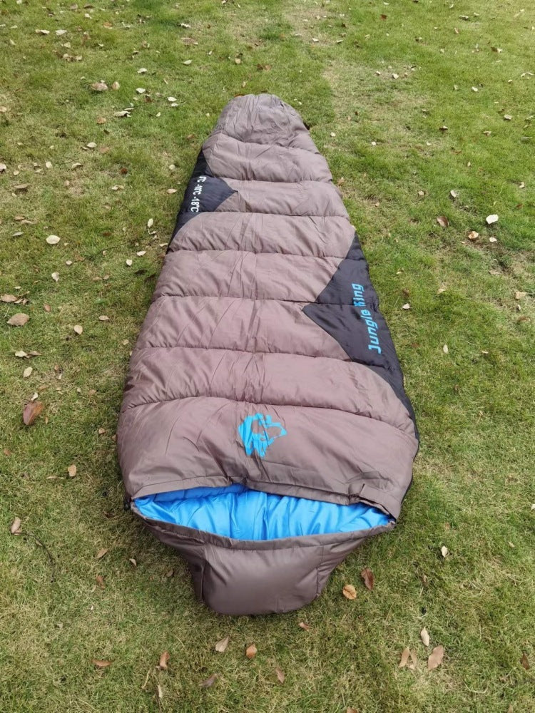 The Ideal Sleeping Bag for Nature Adventures.
Outdoor Sleeping Bag, Camping, Autumn and Winter, Camping.