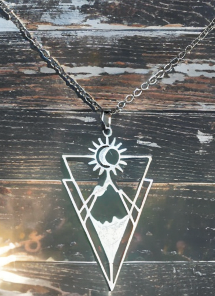 Collar de montaña, colgante de cordillera, regalo de montaña, encanto de montaña, regalo montañero, senderismo, excursión, viajero, bosque.