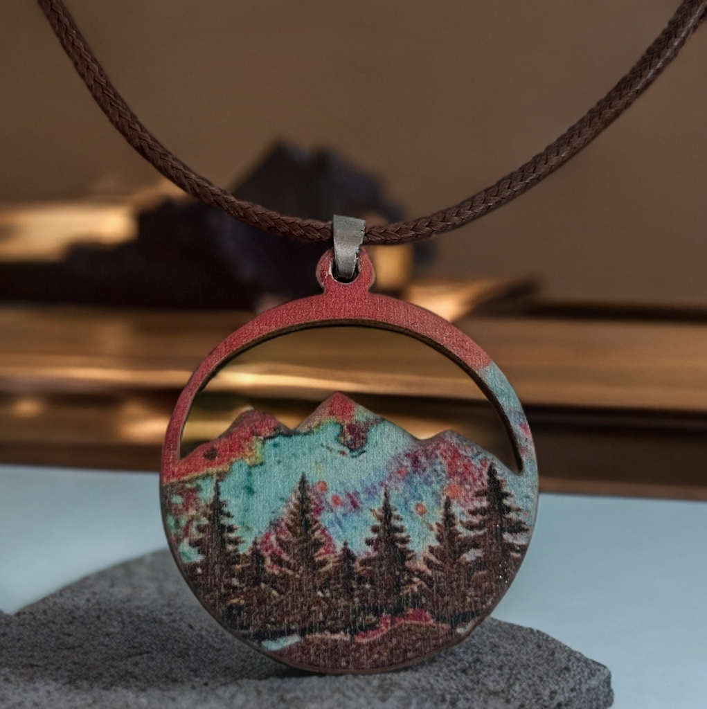 Collar de montaña, colgante montaña, encanto de cordillera, encanto paisaje, montañero, collar de madera, collar con colgante de montaña.
