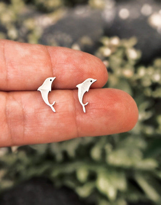 Dolphin earrings, Wild Dolphin. Dolphin earrings, dolphin jewelry, dolphins, lobe earrings, nautical earrings, sea, ocean.