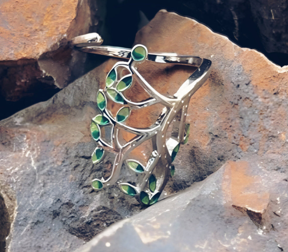 QAYWA ring, leaf ring, vine ring, adjustable leaf ring, nature ring, original ring, plant ring, green leaves.