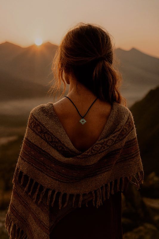 Collar Cruz Andina, Chacana Aventurina Verde, Amuleto de Protección y Energía Positiva, Joyería Espiritual Hecha a Mano.