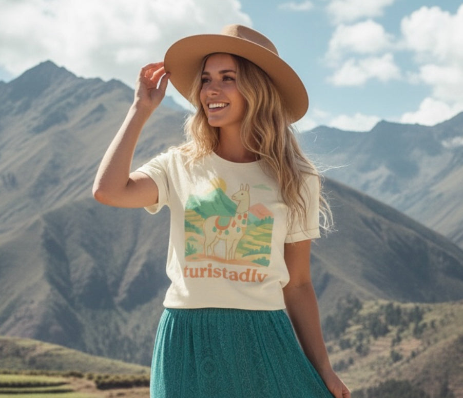 Camiseta Retro de Llama y Alpaca, Diseño de Perú