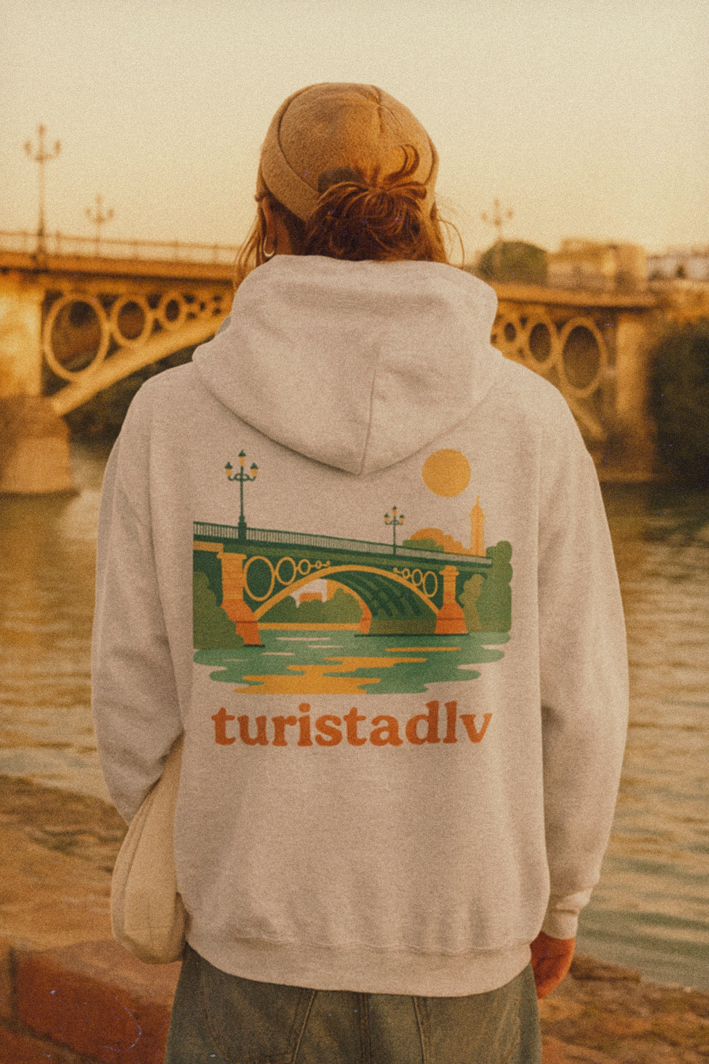 Sudadera con capucha Sevilla Triana, regalo de viajero, diseño Puente de Triana, recuerdo español, sudadera con capucha unisex