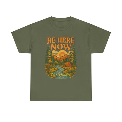 Camiseta de aquí y ahora en ambiente al aire libre, Camisa de senderismo, Camiseta de aventura, Regalo para amantes de la naturaleza.