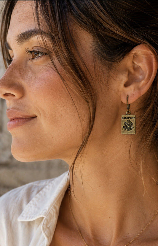Pendientes para viajero, PASSPORT, pendientes de viaje, Aros, pasaporte, joyas viajeras, regalo viajero, libre, mochilero, pendientes de aro, arete.