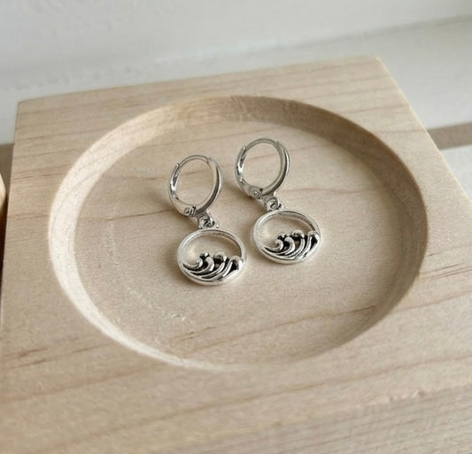 Pendientes Ola de Mar, Aros de Surf Minimalistas, Pendientes Surfer Mujer, Estilo Playa Boho Mediterráneo, Regalo Original de Verano