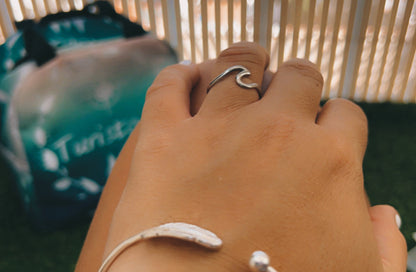 Anillo de Olas, Joya Surfera Ajustable en Acero Inoxidable