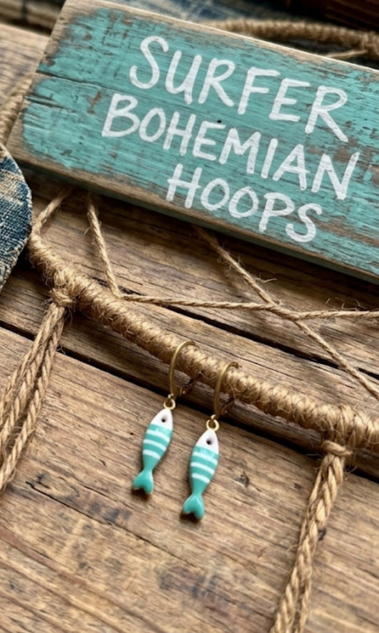Pendientes de pez color y turquesa Boho, Aros dorados de verano, pendientes surfer mujer, estilo playa, regalo original bohemio, surf.