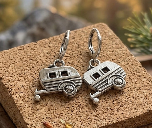 Pendientes de Acero Inoxidable de Caravana Vintage, Joyería Minimalista para Viajeros y Van Life, regalo de viaje, joyas de viajero, arete.