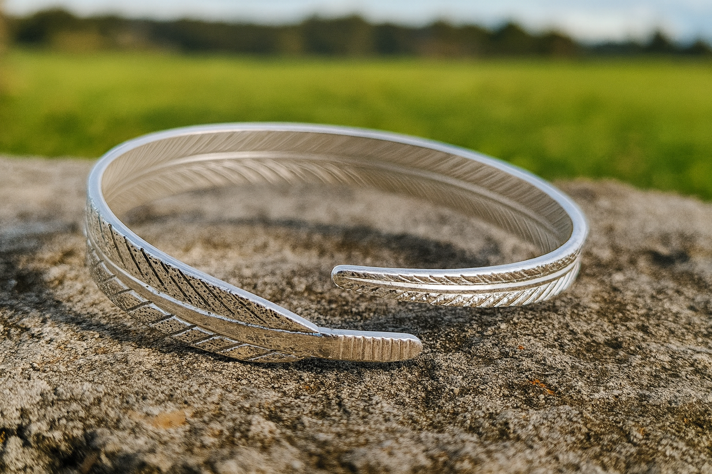 Pulsera de plata, pulsera de pluma, Regalo de pluma, brazalete de pluma, brazalete abierto, brazalete unisex, pulsera ajustable.